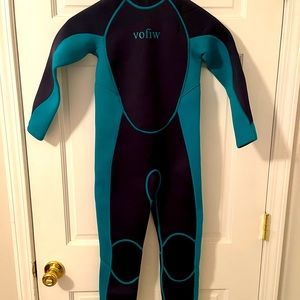 Children’s Wetsuit Size 10 for those young surfers and snorkelers.